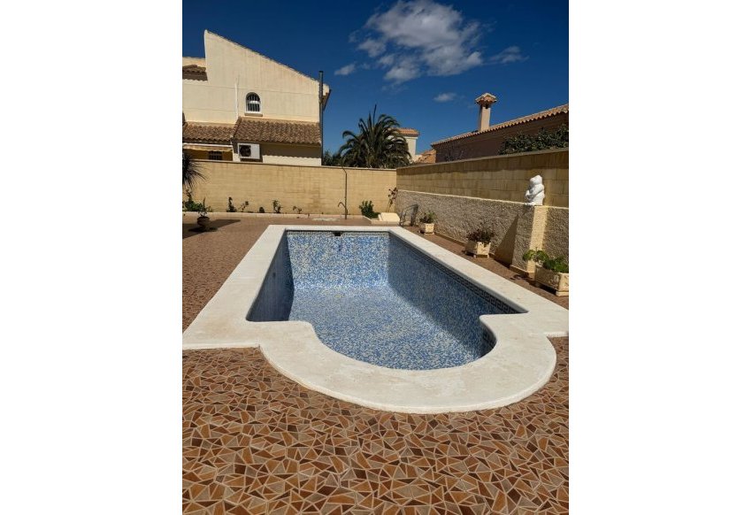 Resale - Villa -
Playa Flamenca - Play Flamenca