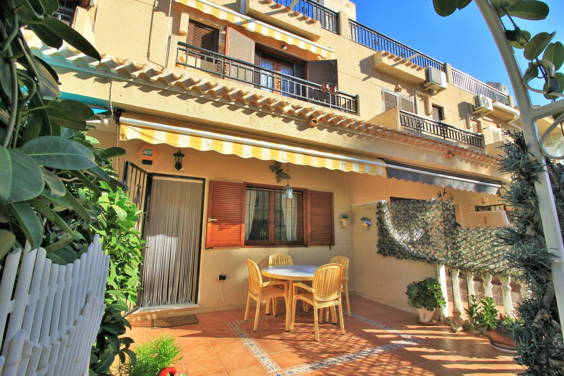 Resale - Villa -
Playa Flamenca