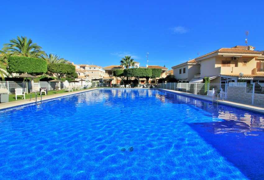 Resale - Villa -
Playa Flamenca