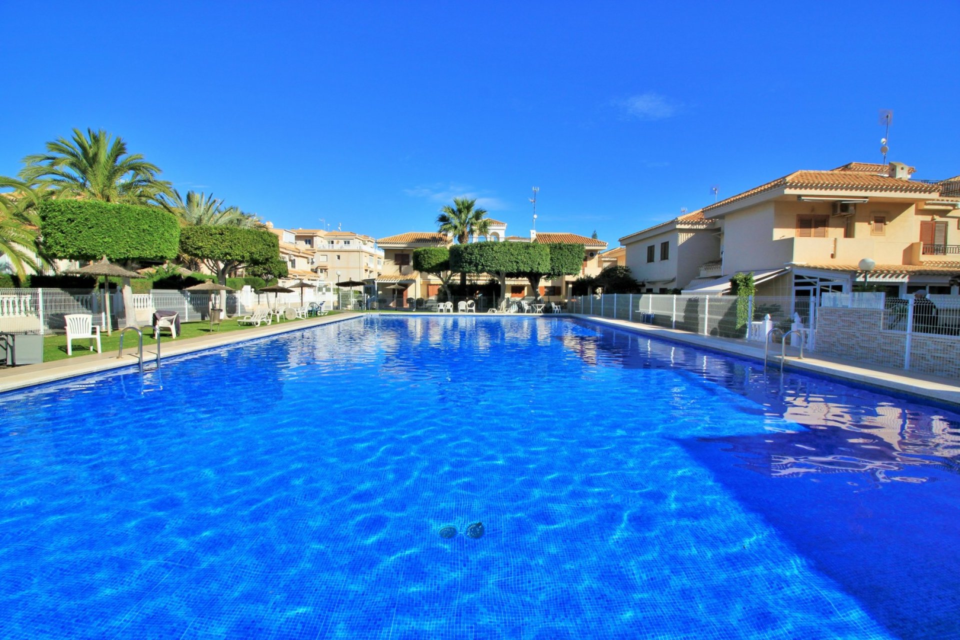 Resale - Villa -
Playa Flamenca