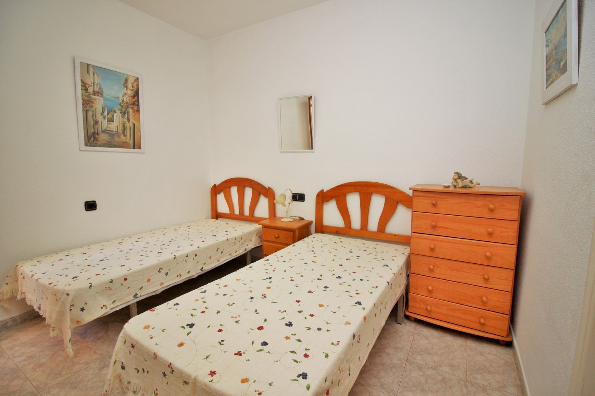 Resale - Villa -
Playa Flamenca