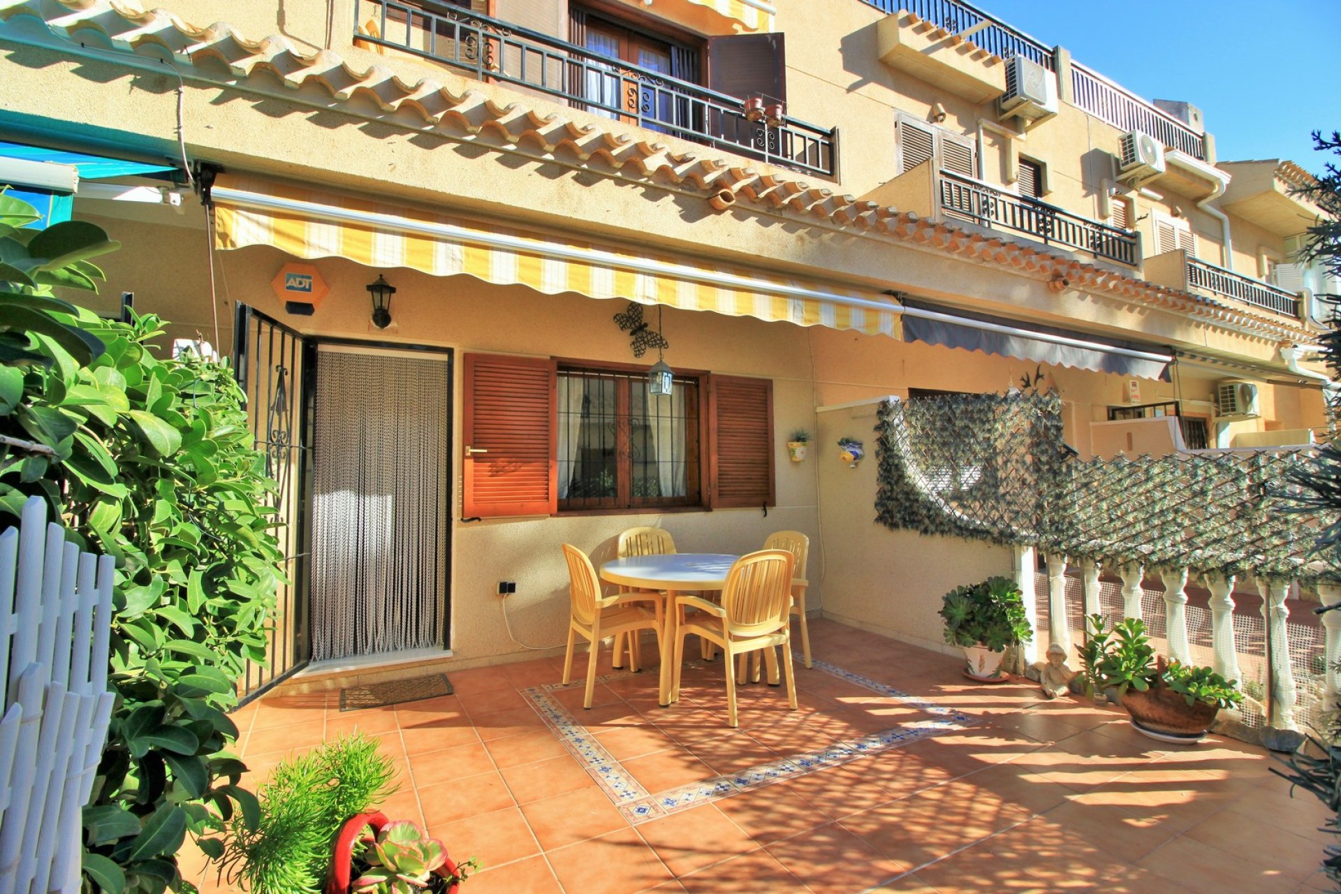 Resale - Villa -
Playa Flamenca