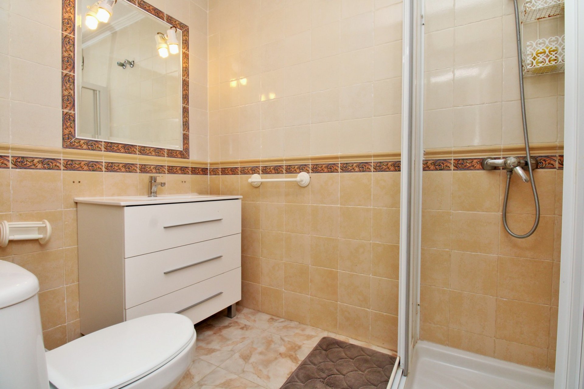 Resale - Villa -
Playa Flamenca