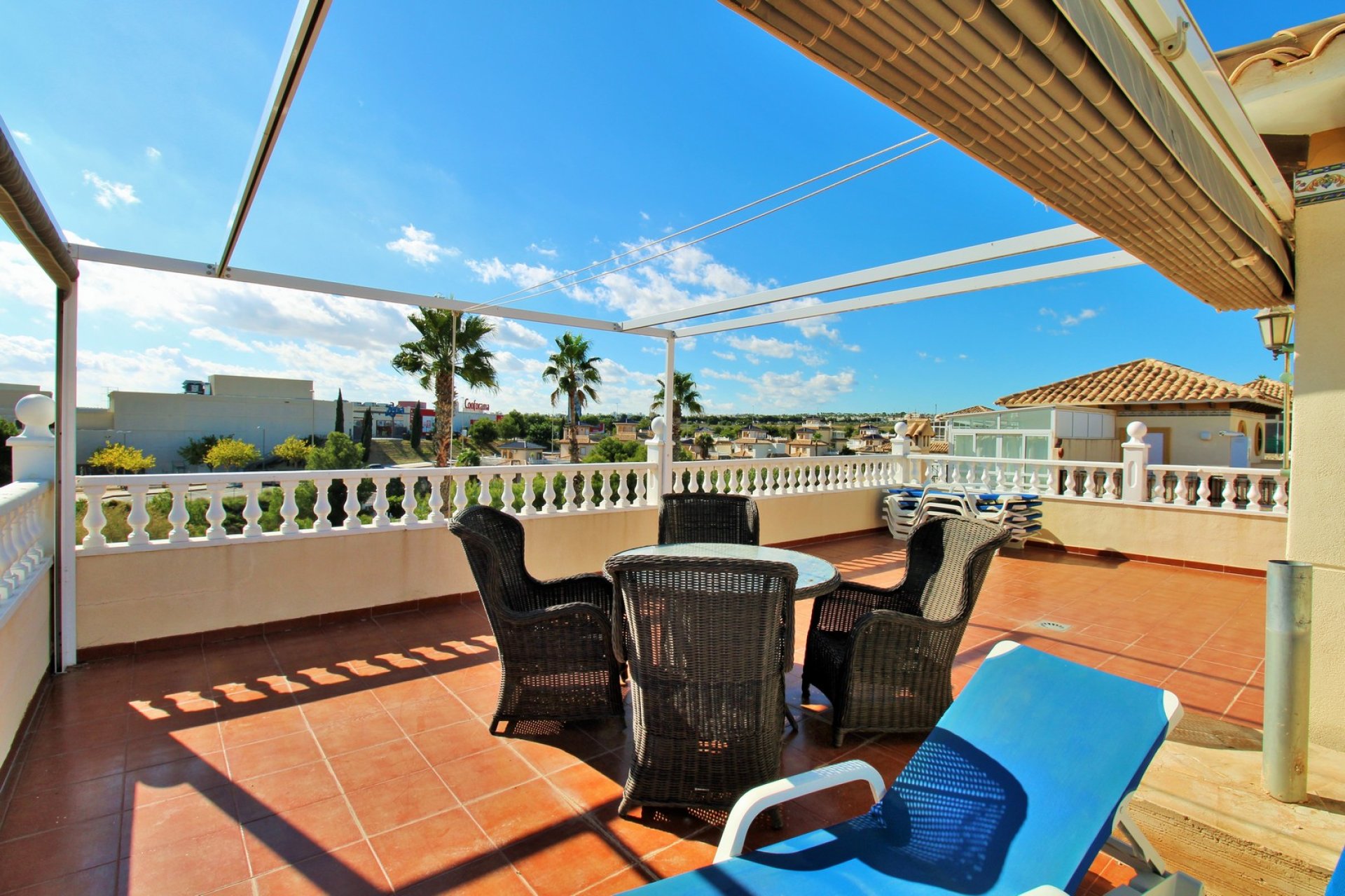Resale - Villa -
Playa Flamenca