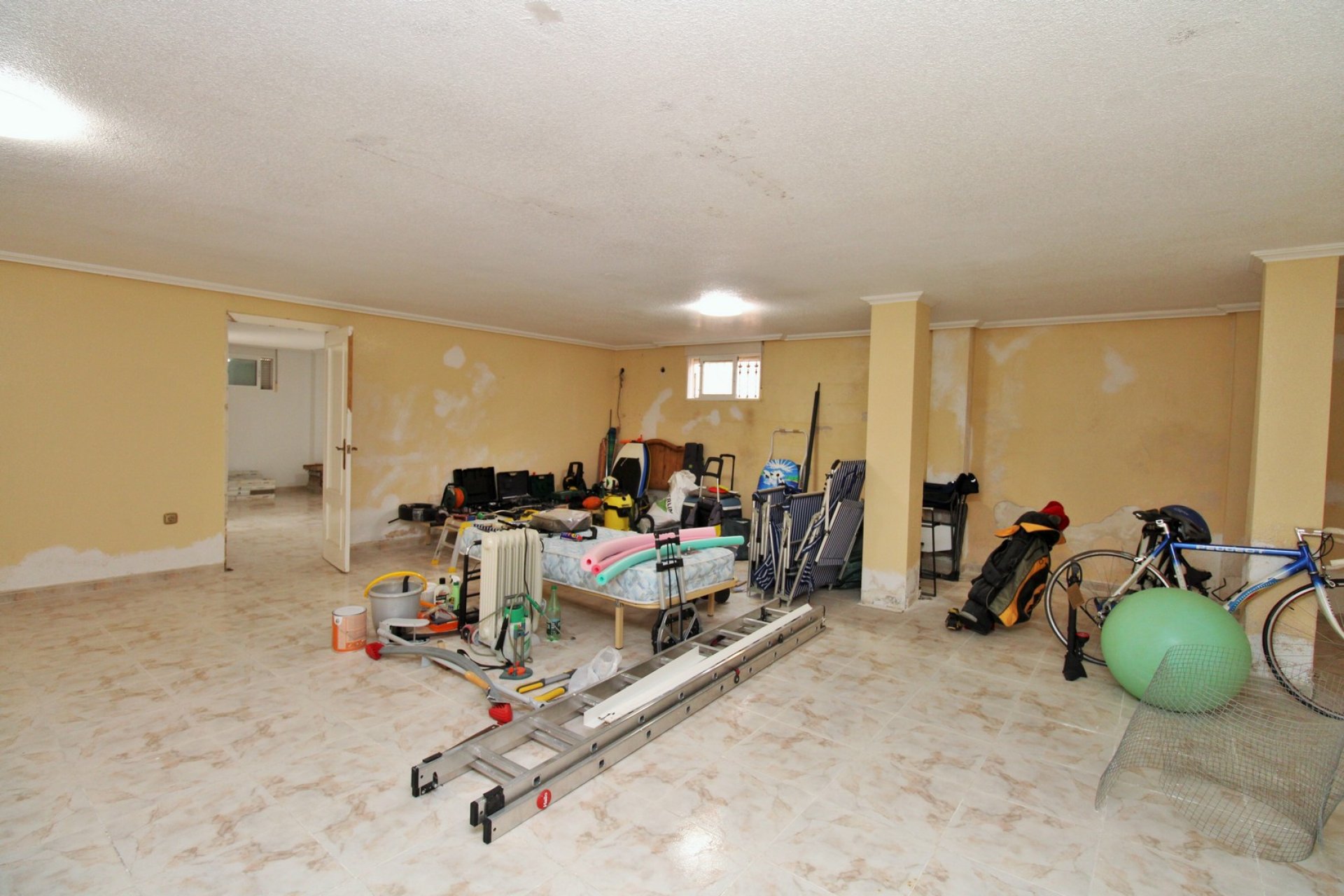 Resale - Villa -
Playa Flamenca