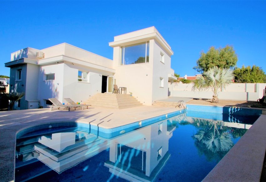 Resale - Villa -
Rojales - Ciudad Quesada