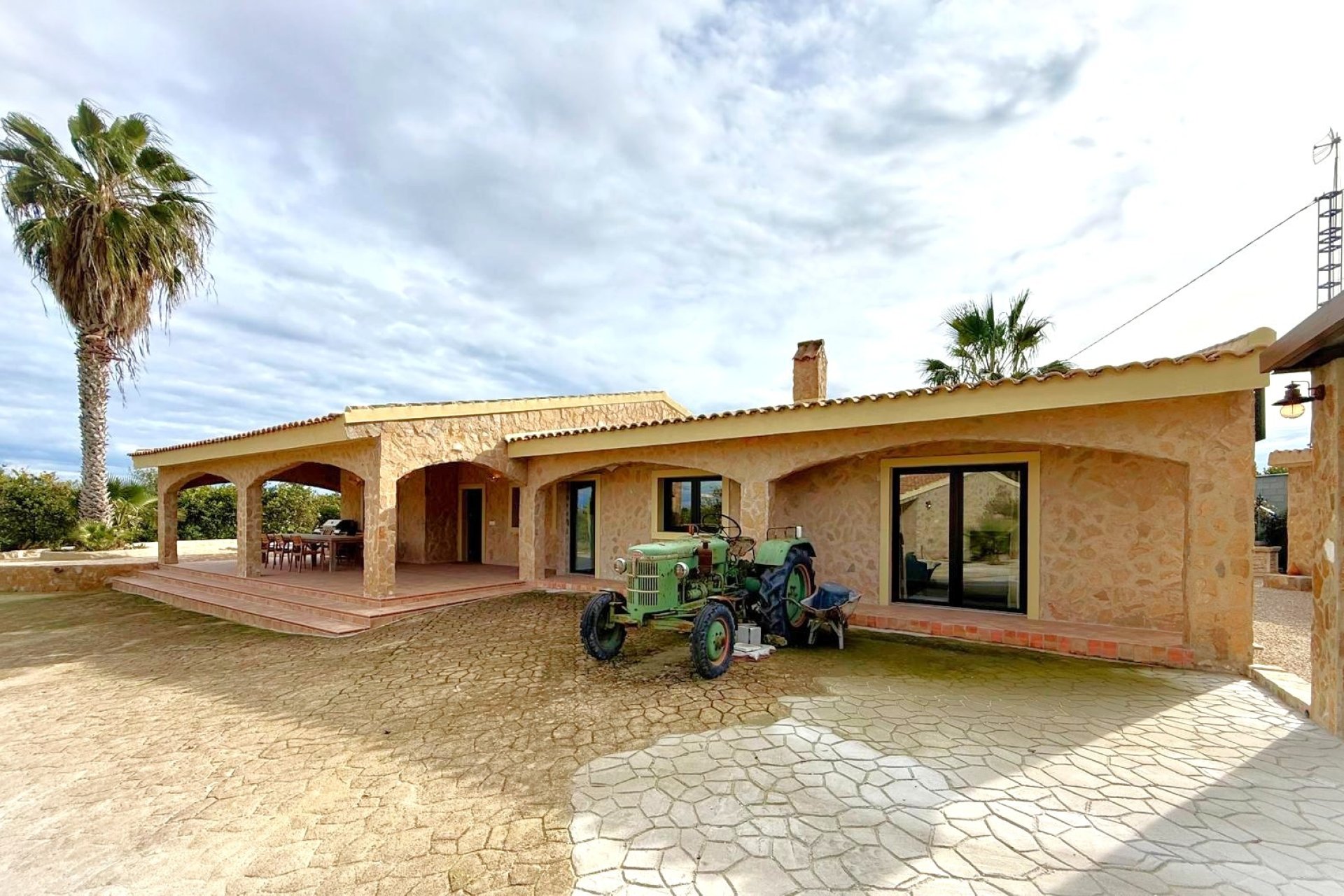 Resale - Villa -
San Miguel de Salinas