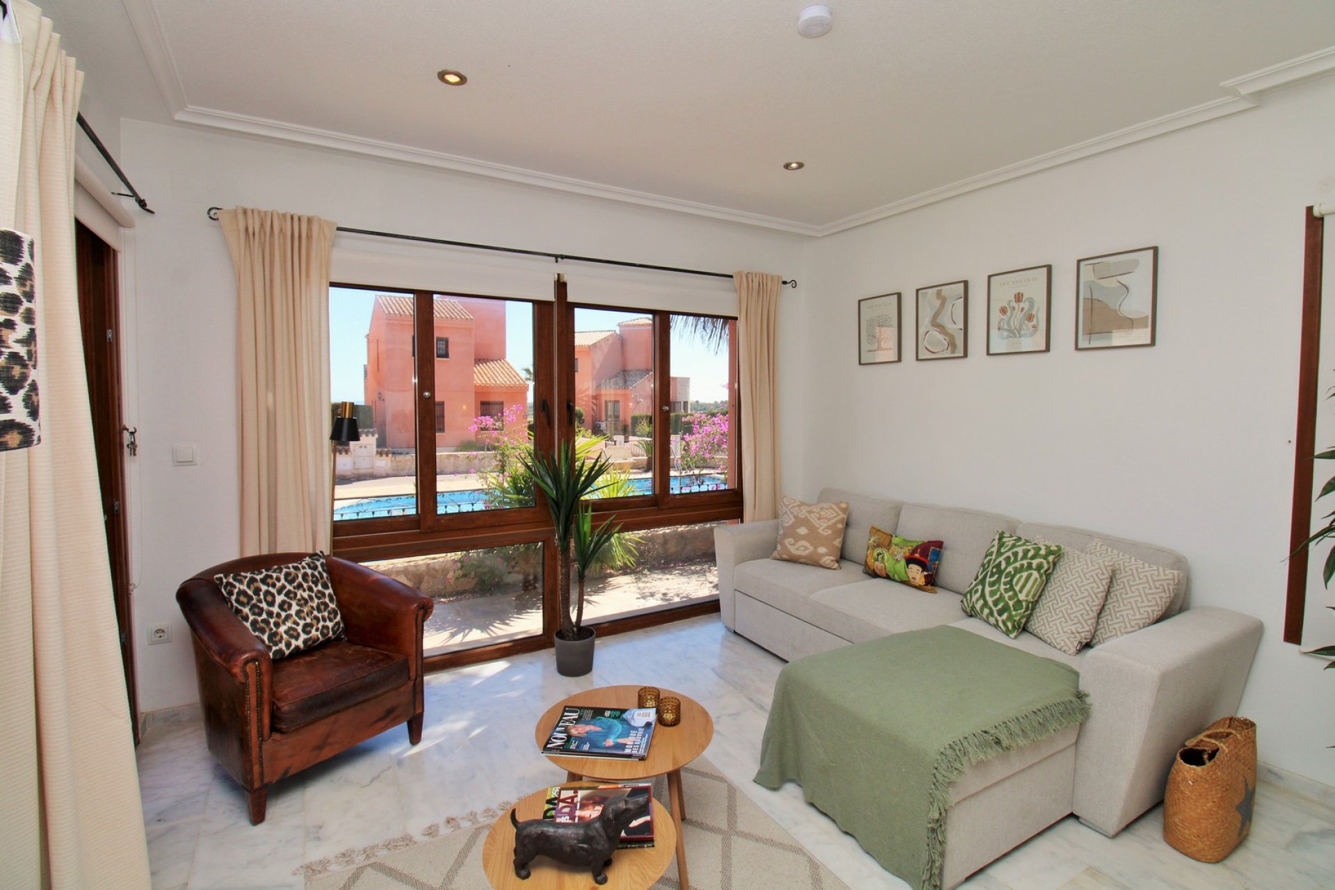 Resale - Villa -
San Miguel de Salinas