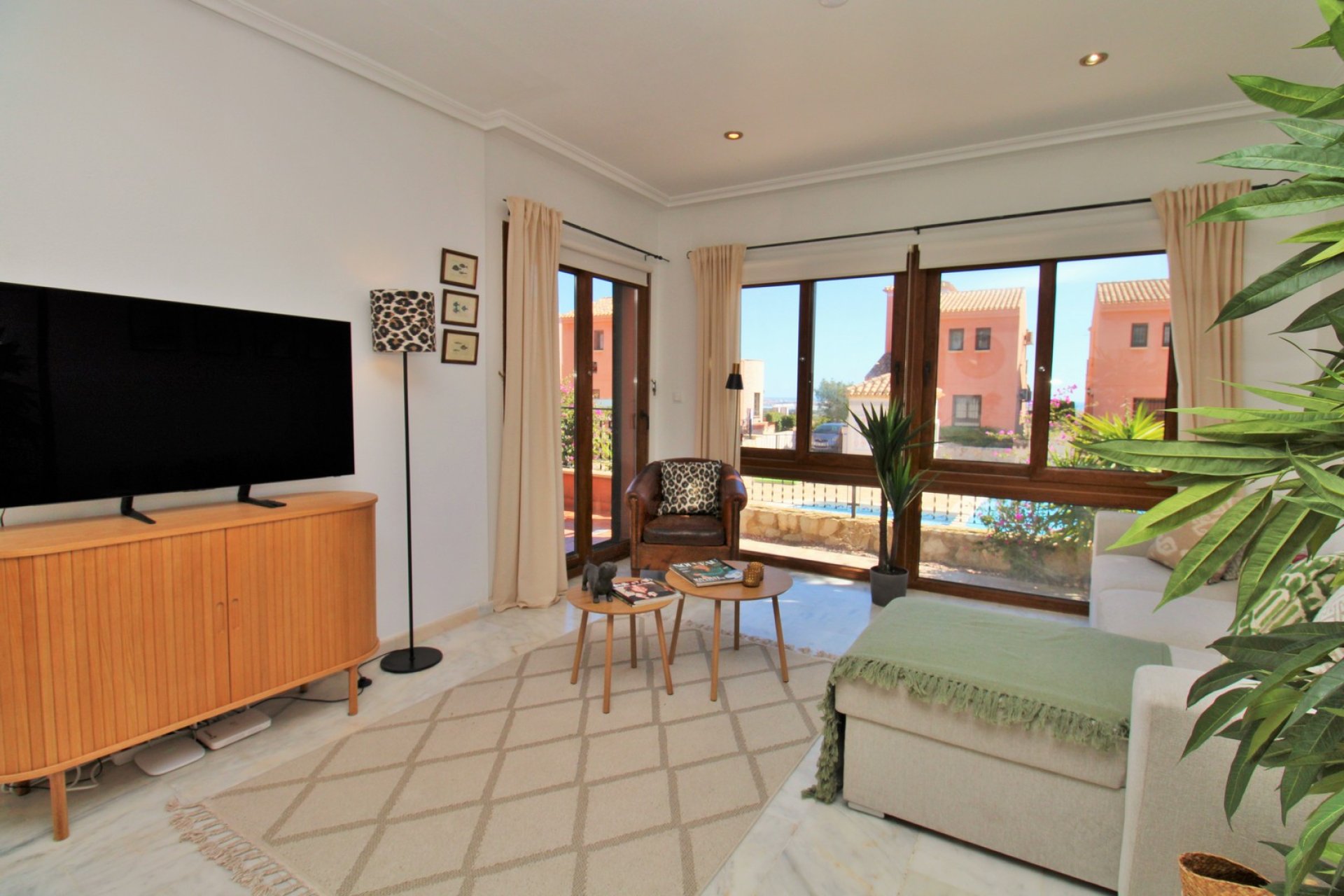 Resale - Villa -
San Miguel de Salinas