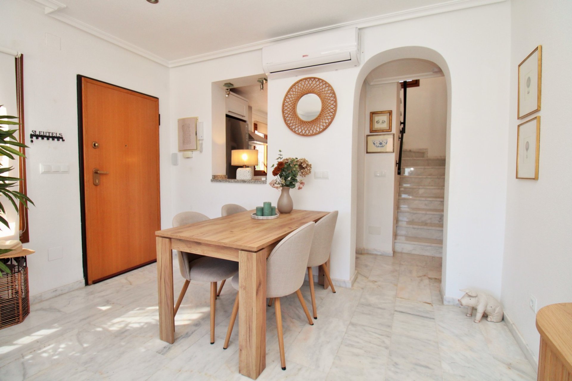 Resale - Villa -
San Miguel de Salinas