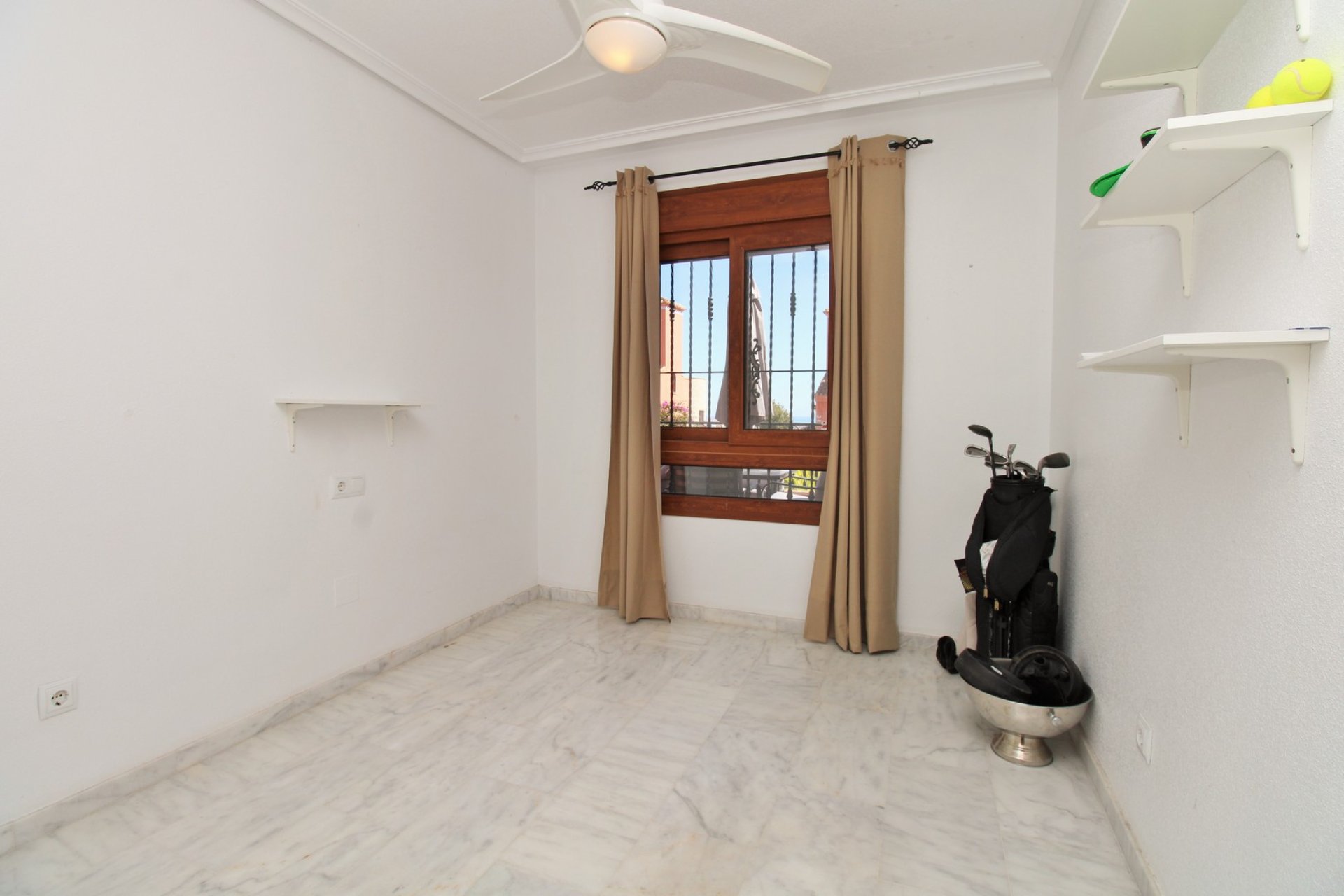 Resale - Villa -
San Miguel de Salinas