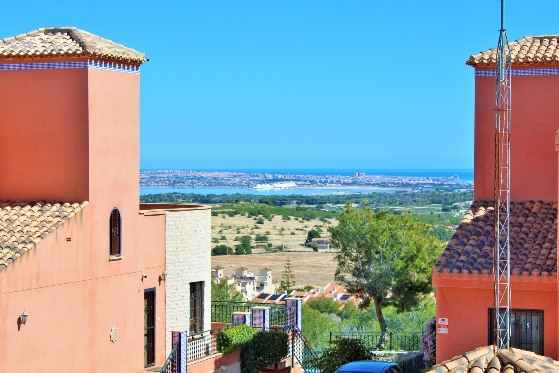 Resale - Villa -
San Miguel de Salinas