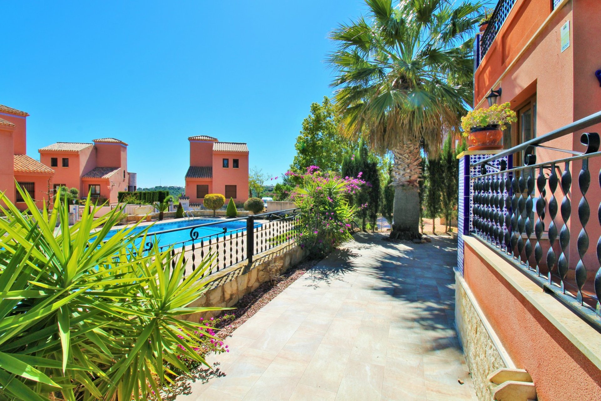 Resale - Villa -
San Miguel de Salinas
