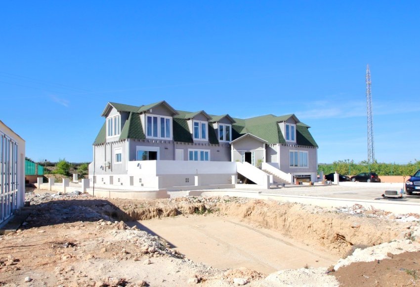 Resale - Villa -
San Miguel de Salinas