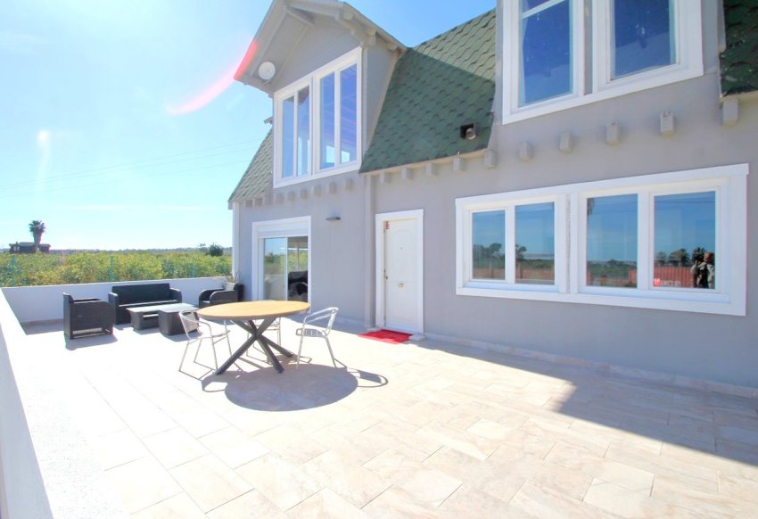 Resale - Villa -
San Miguel de Salinas