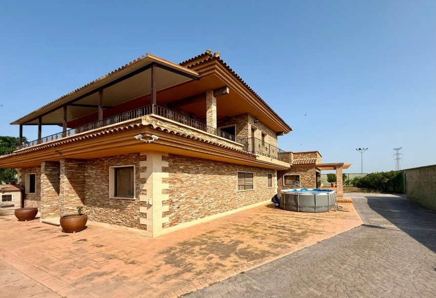 Resale - Villa -
San Miguel de Salinas