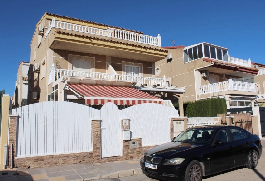Resale - Villa -
Torre de la Horadada