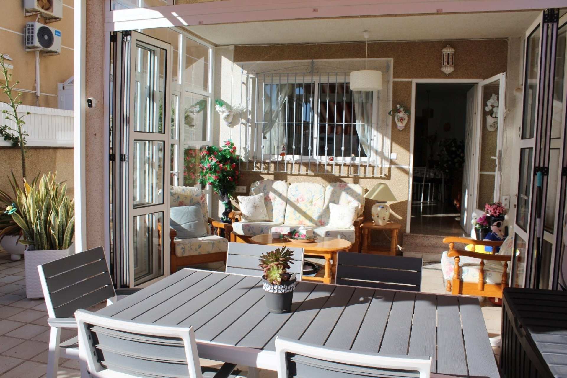 Resale - Villa -
Torre de la Horadada