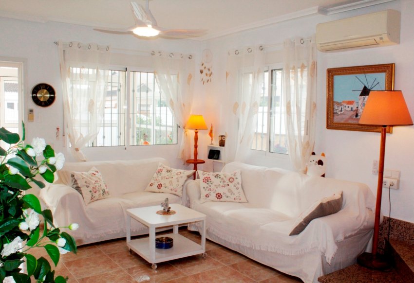 Resale - Villa -
Torre de la Horadada