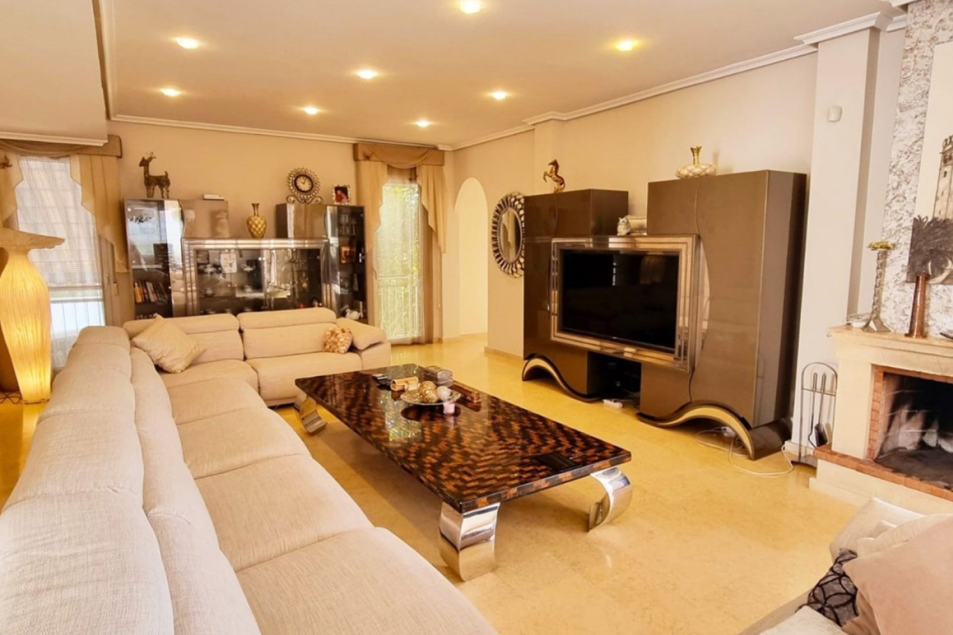 Resale - Villa -
Torrevieja - La Mata