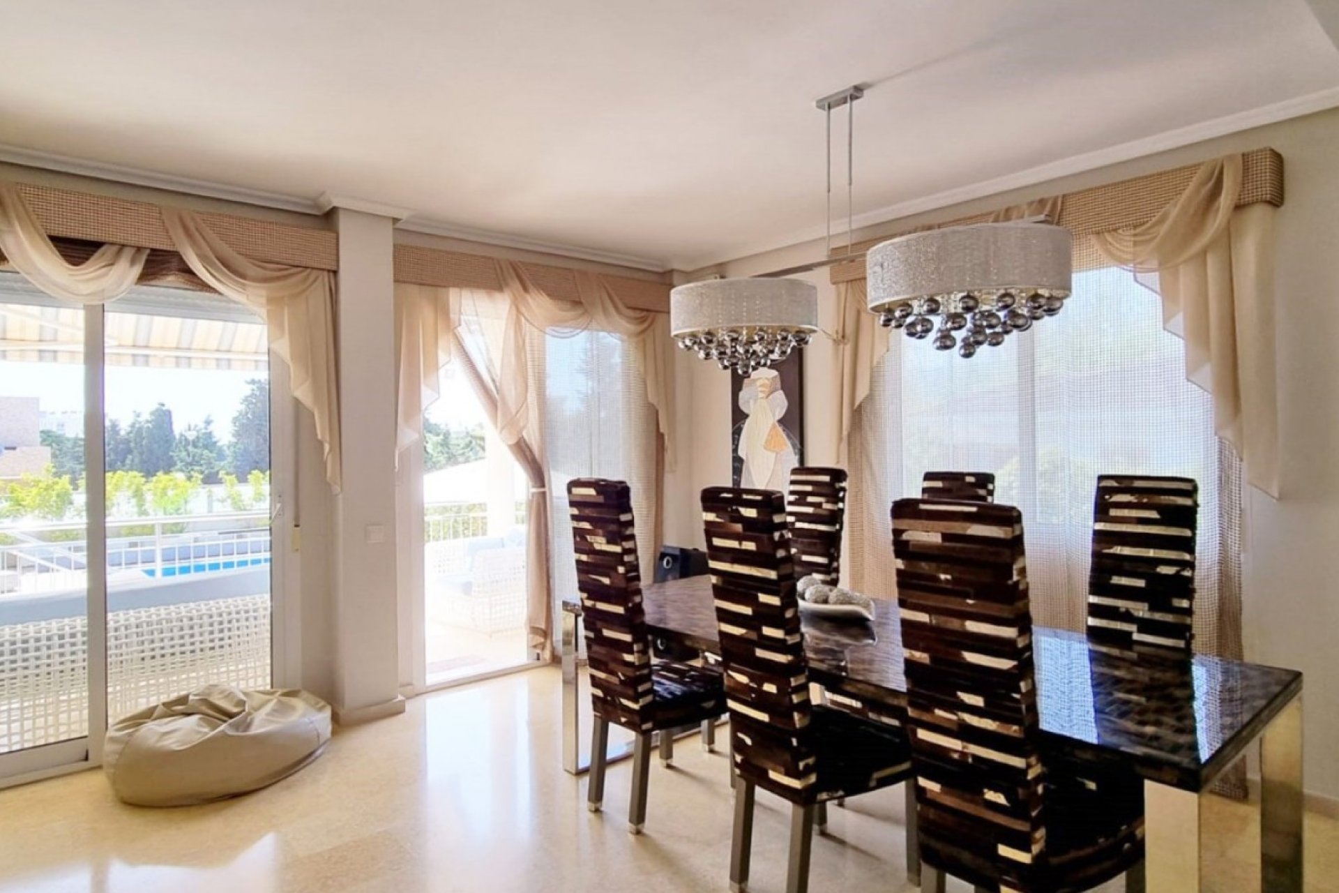 Resale - Villa -
Torrevieja - La Mata