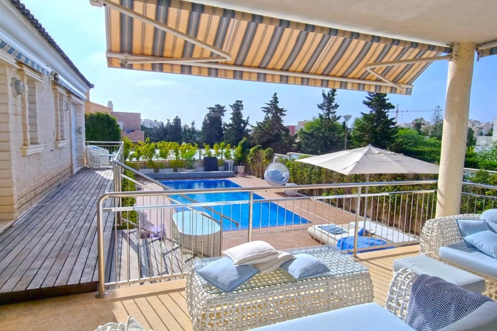 Resale - Villa -
Torrevieja - La Mata
