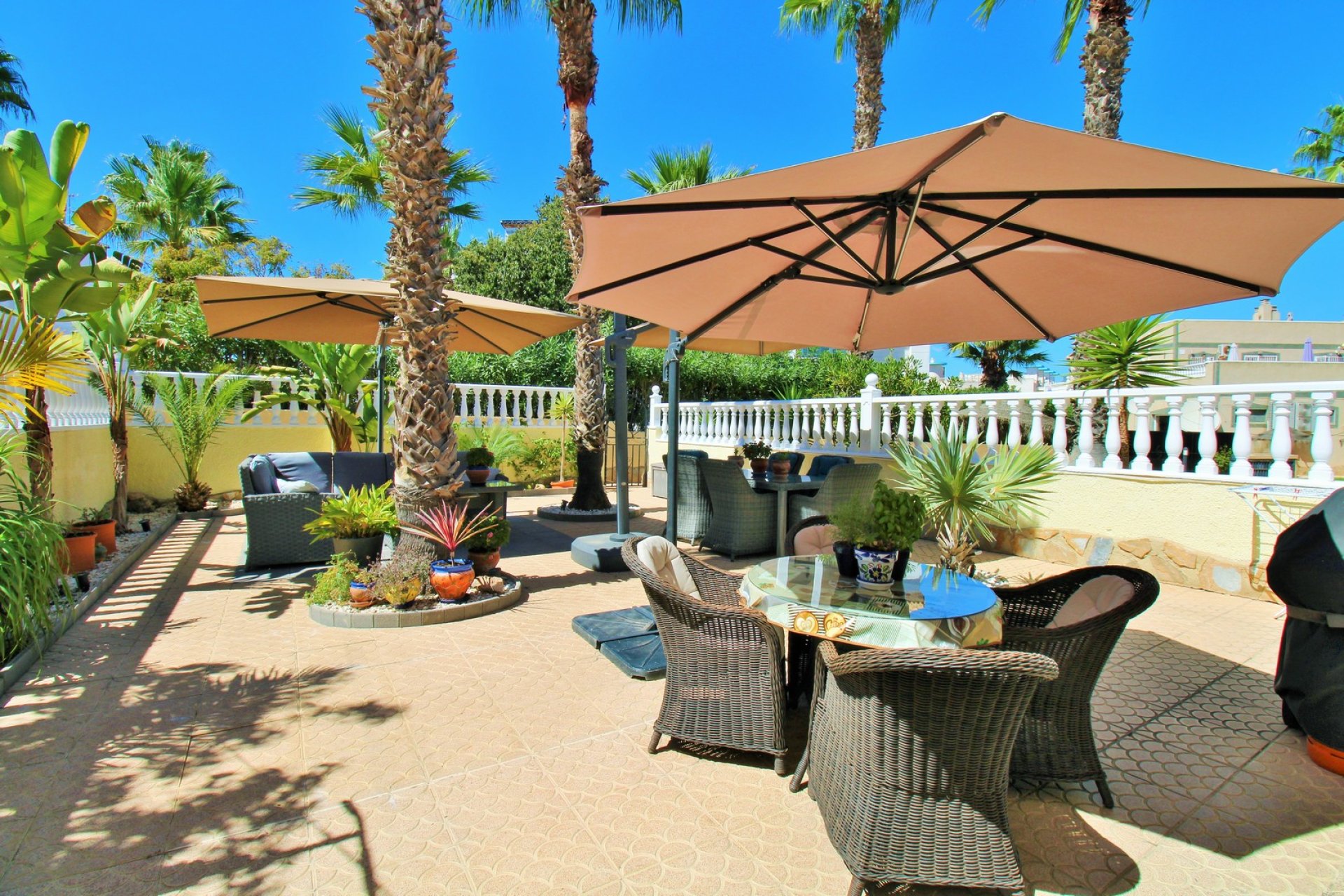 Resale - Villa -
Villamartín - Las Violetas