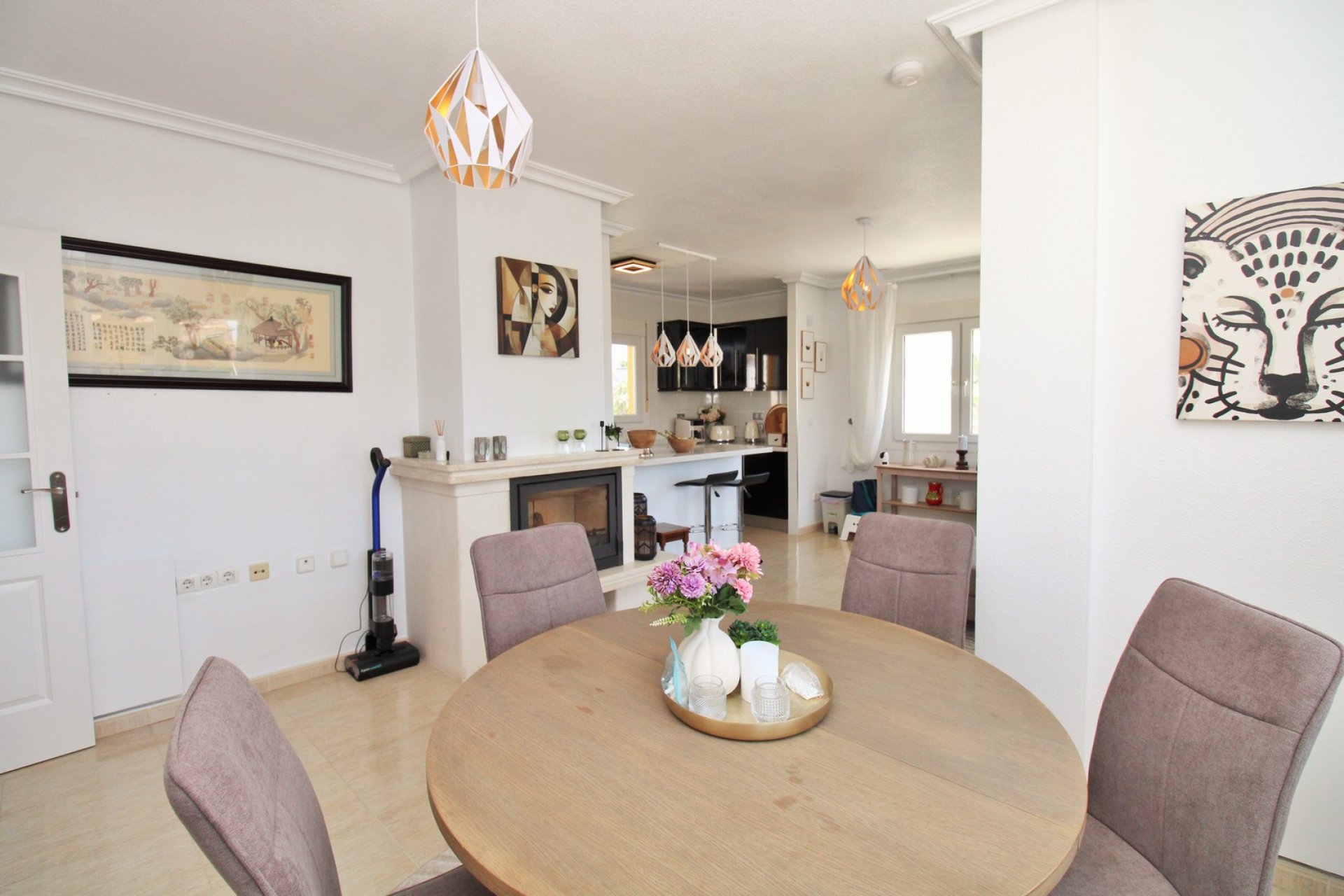 Resale - Villa -
Villamartín - Los Dolses