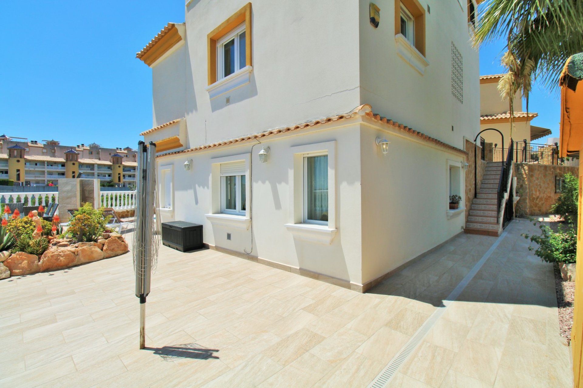 Resale - Villa -
Villamartín - Los Dolses
