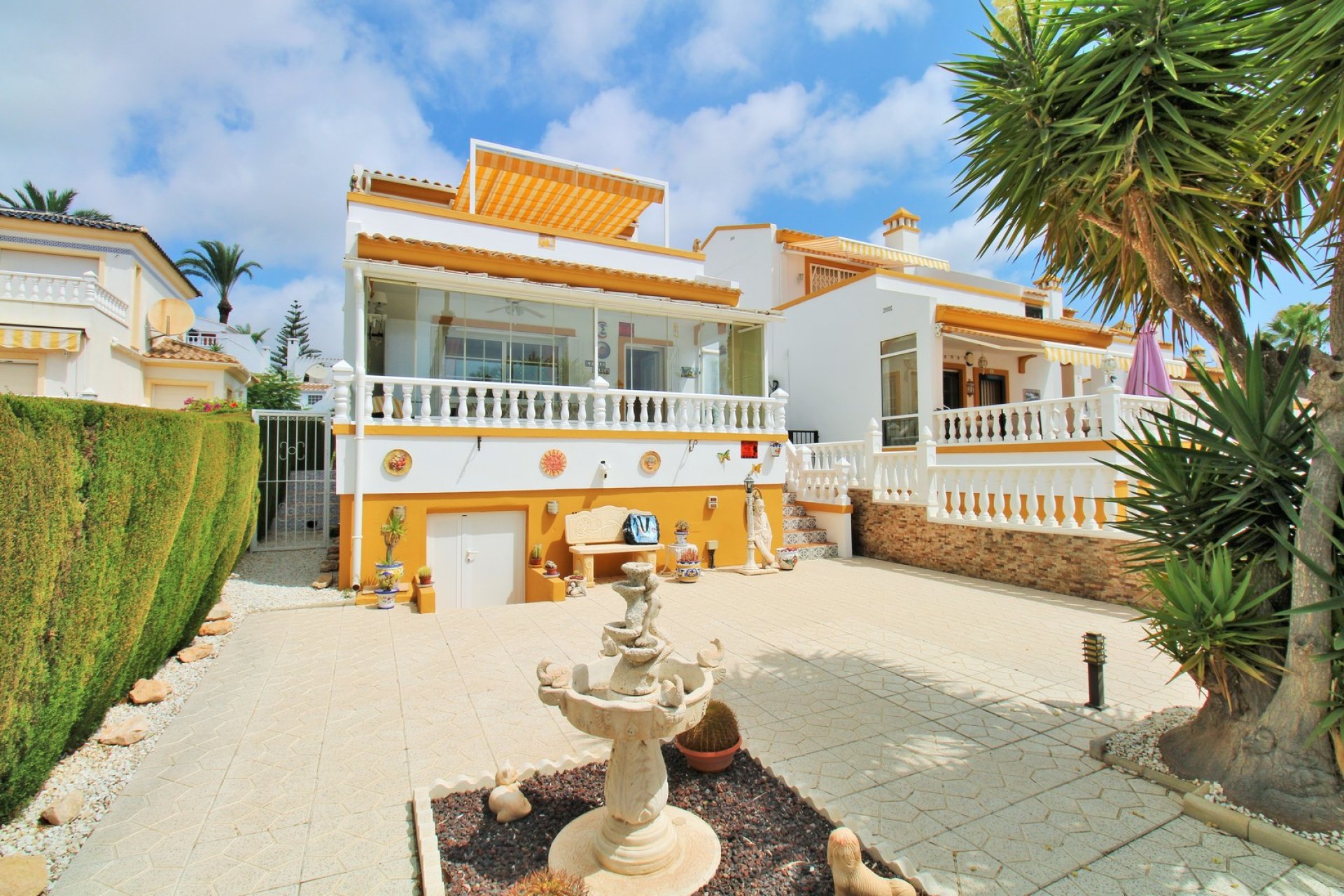 Resale - Villa -
Villamartín - Los Dolses