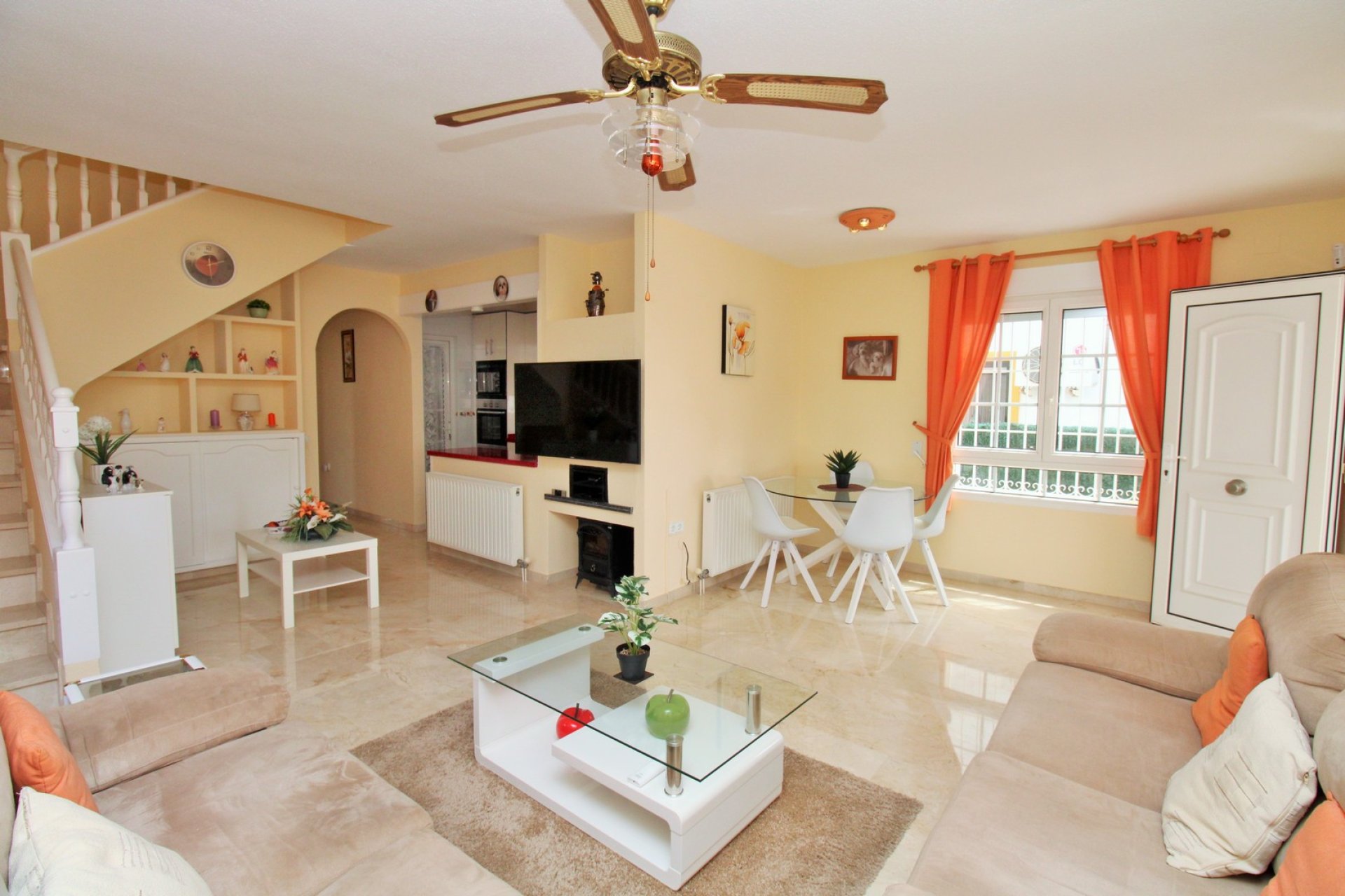 Resale - Villa -
Villamartín - Los Dolses
