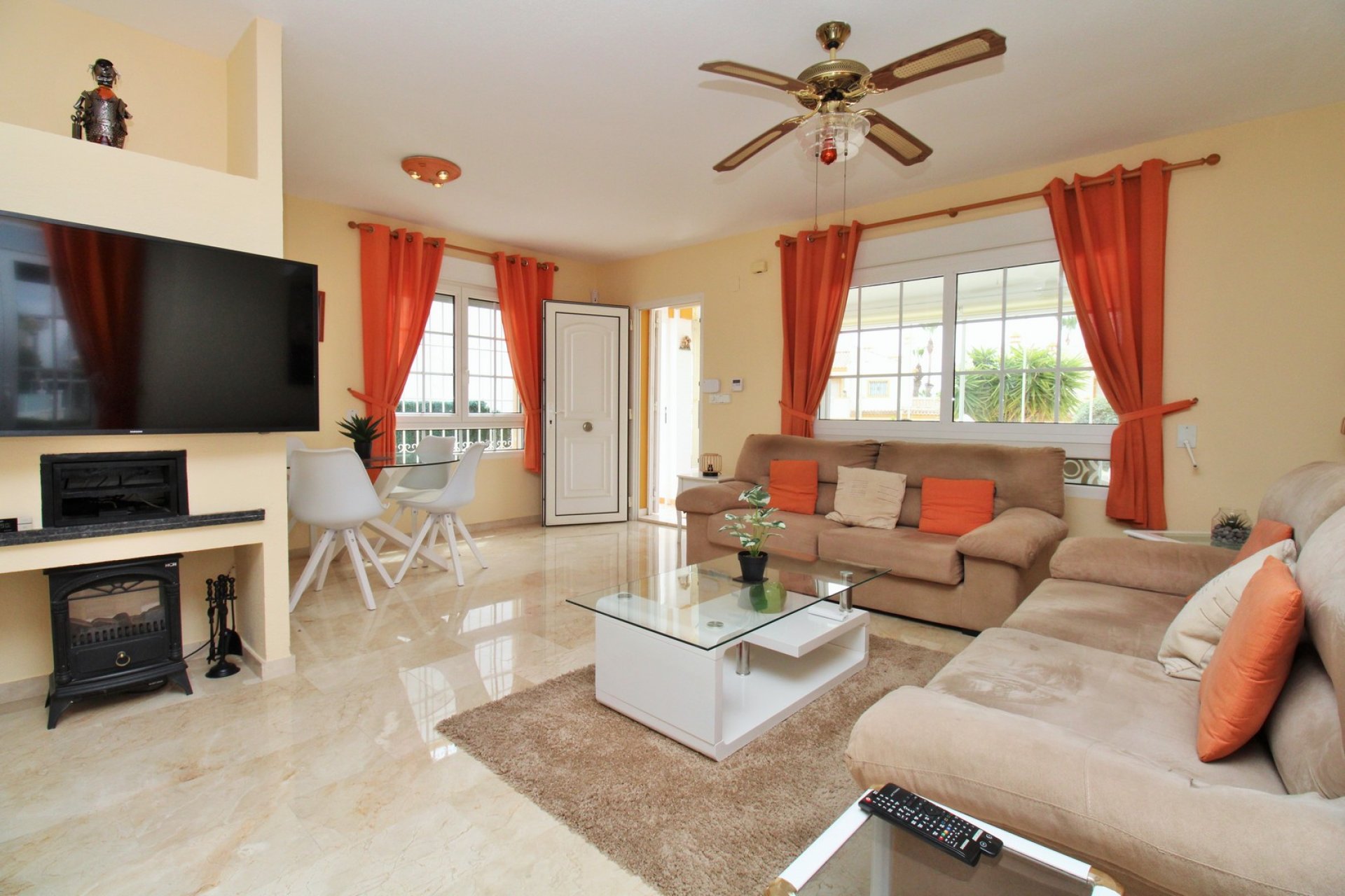 Resale - Villa -
Villamartín - Los Dolses