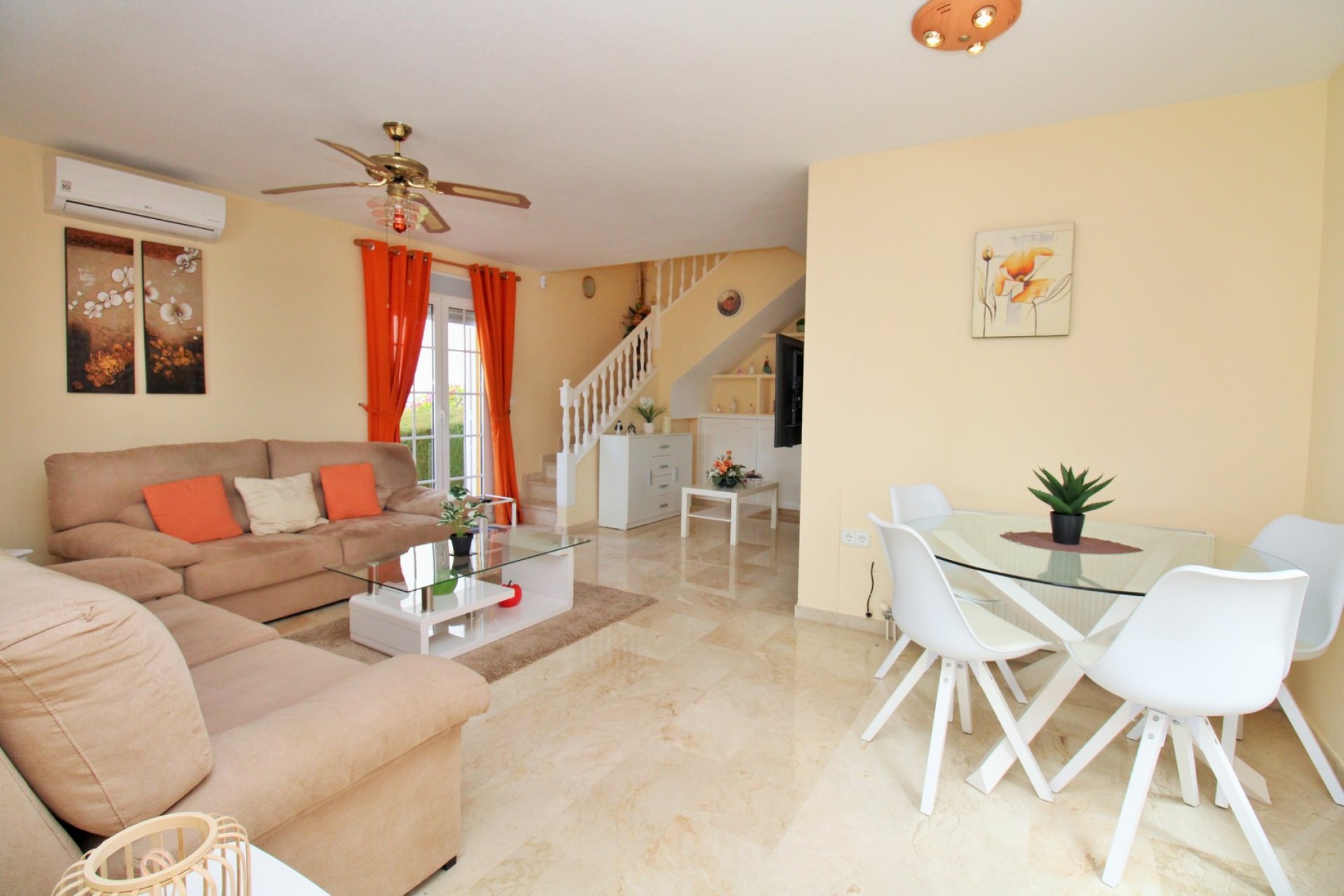 Resale - Villa -
Villamartín - Los Dolses