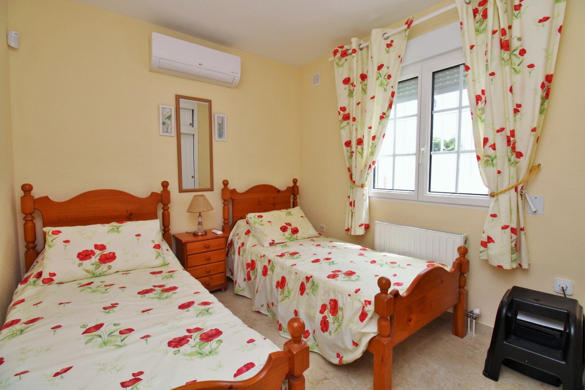 Resale - Villa -
Villamartín - Los Dolses