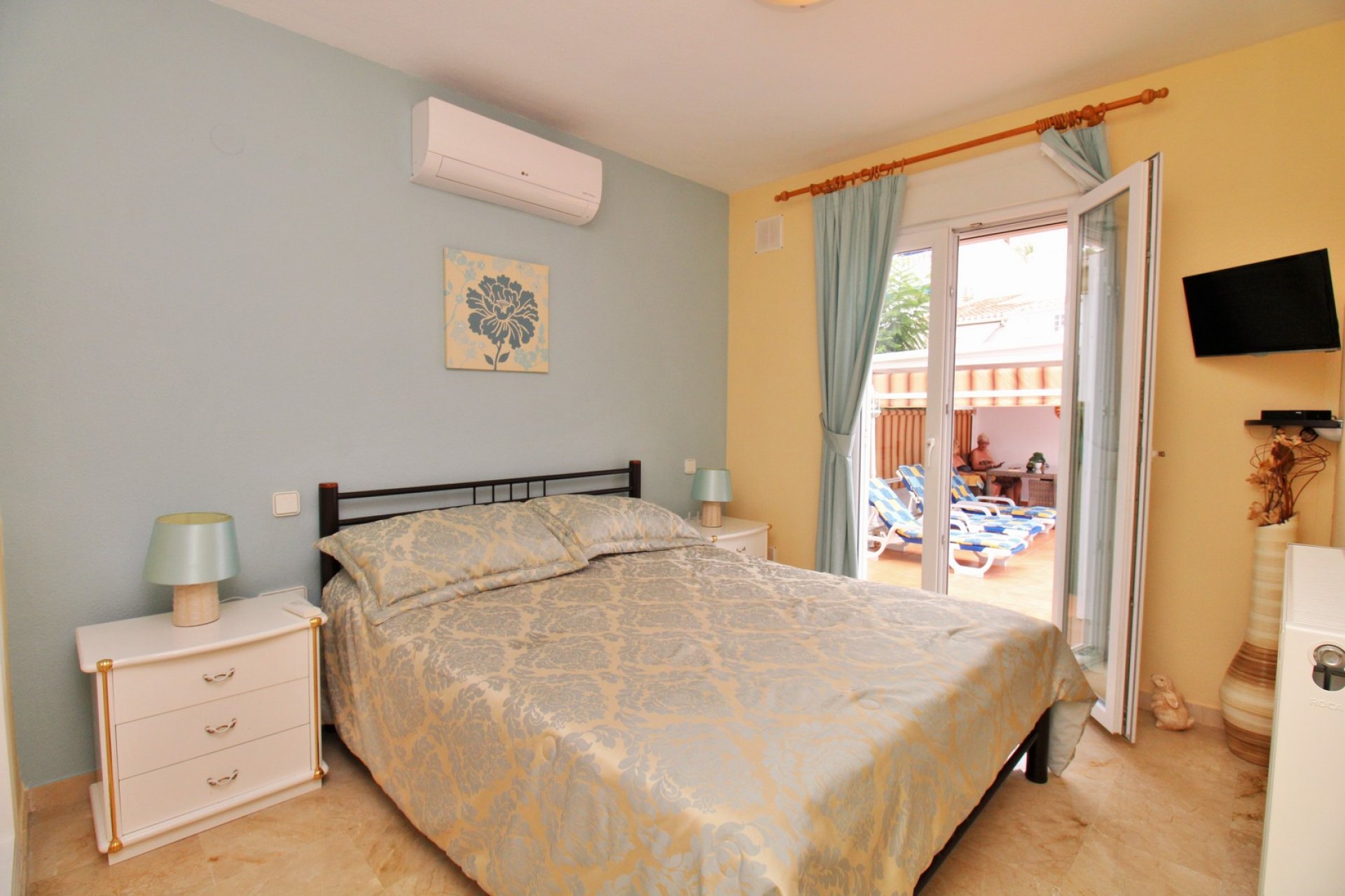 Resale - Villa -
Villamartín - Los Dolses