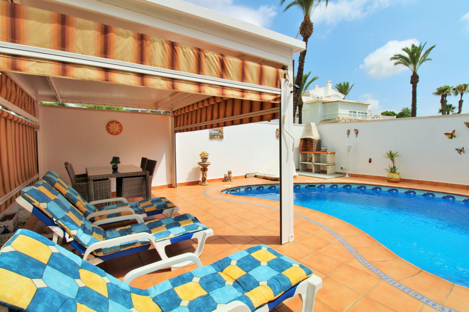 Resale - Villa -
Villamartín - Los Dolses