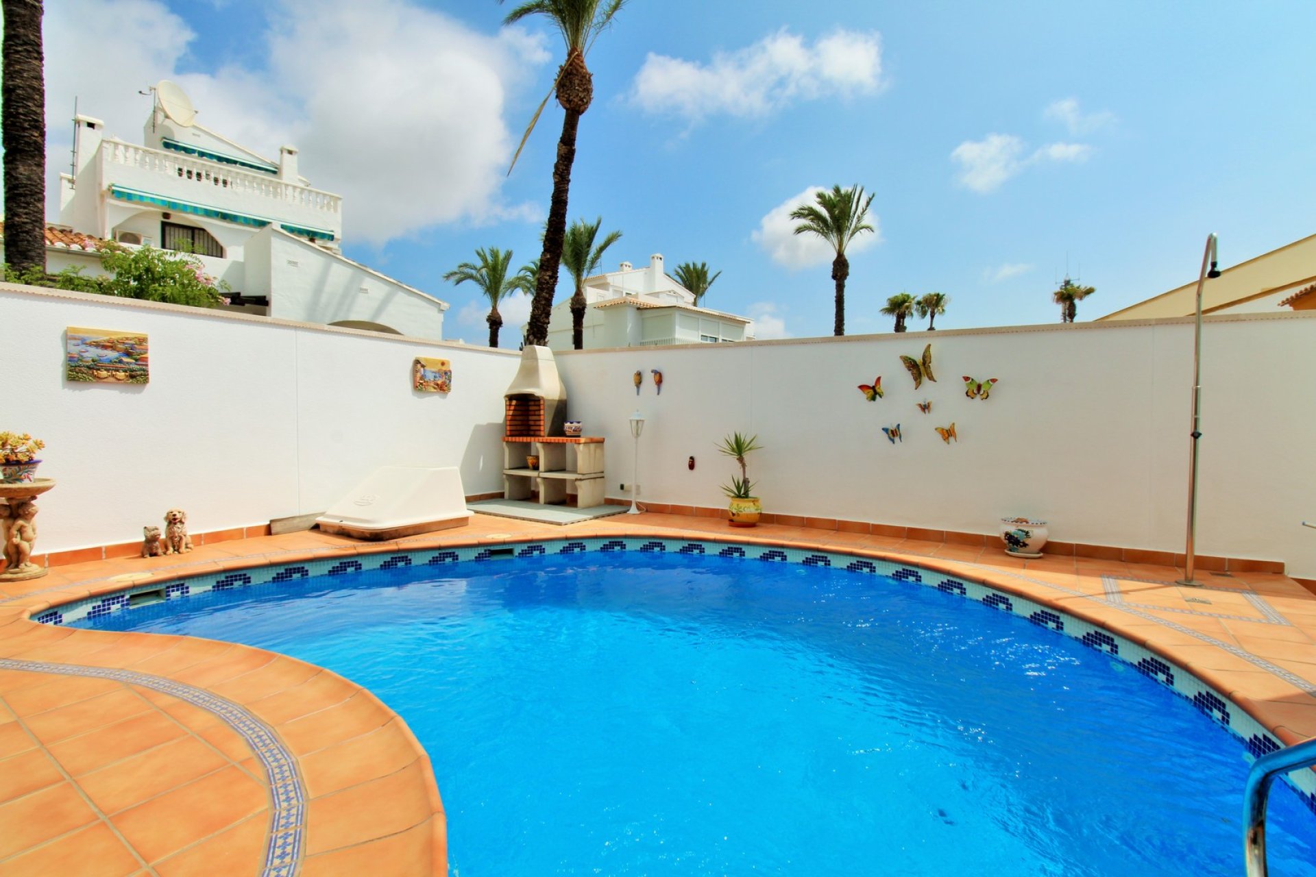 Resale - Villa -
Villamartín - Los Dolses