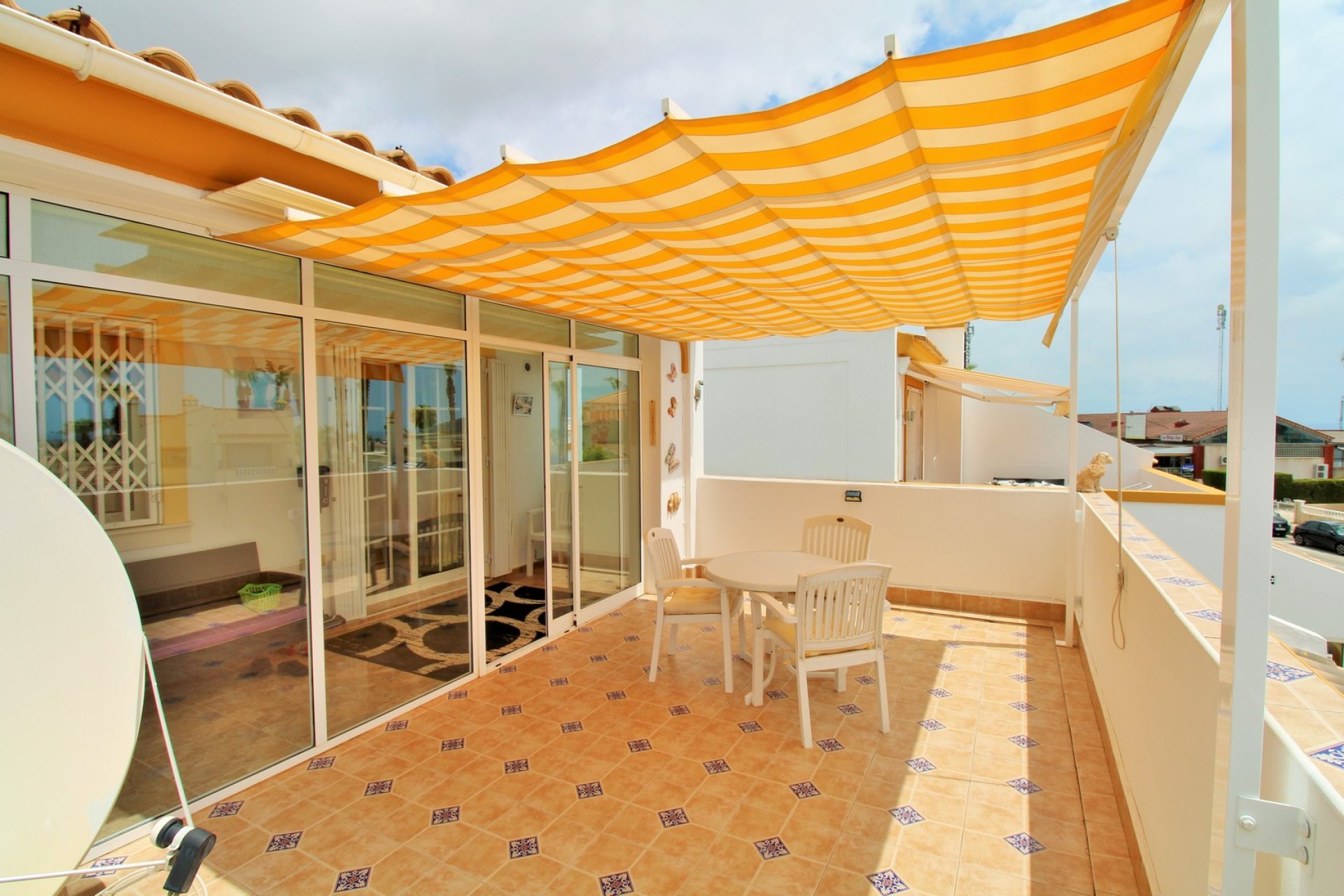 Resale - Villa -
Villamartín - Los Dolses