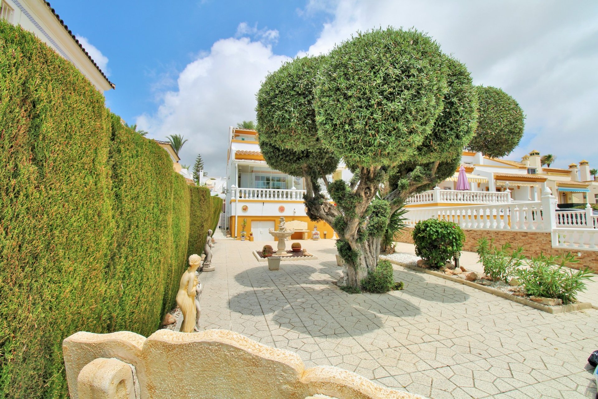 Resale - Villa -
Villamartín - Los Dolses