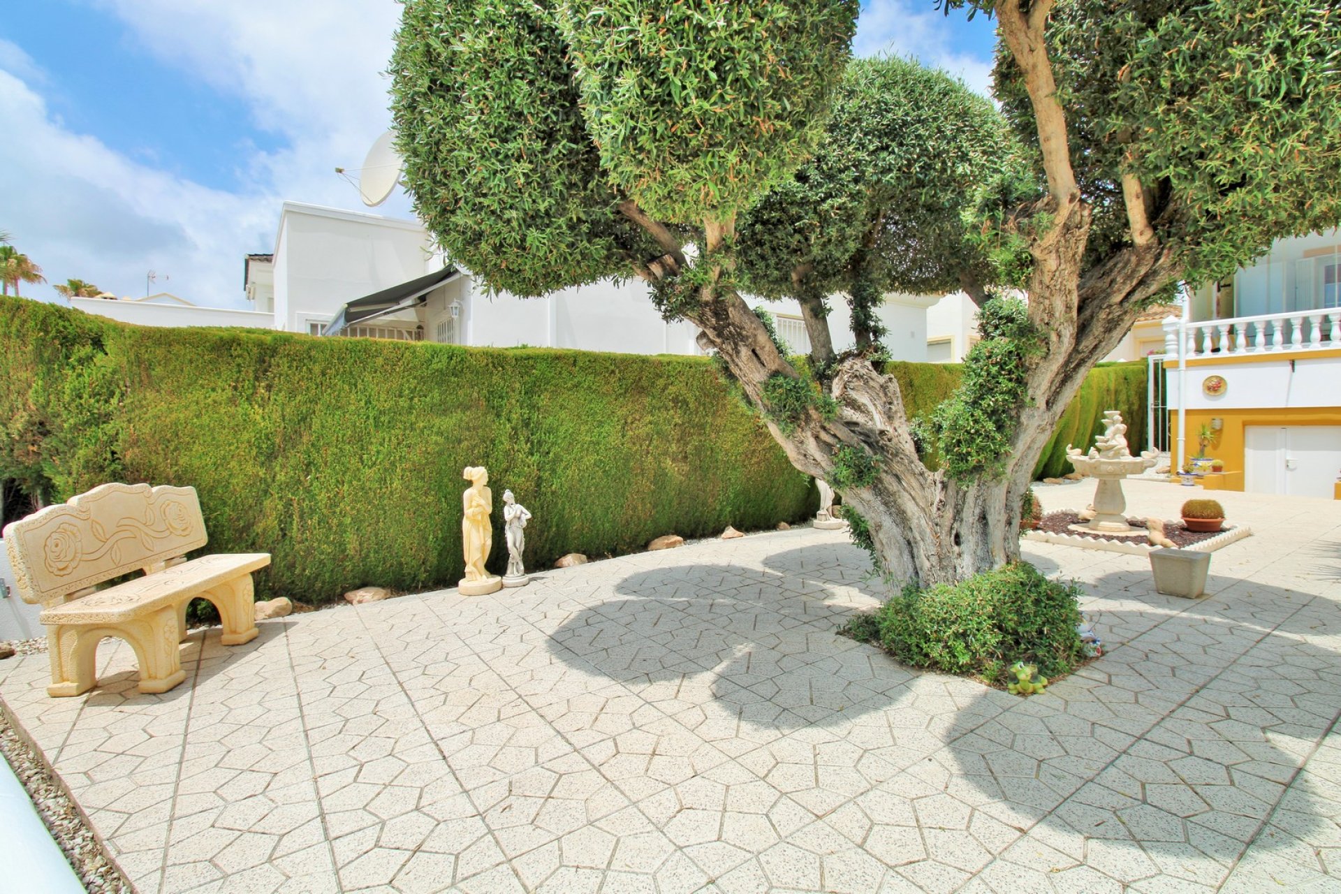 Resale - Villa -
Villamartín - Los Dolses