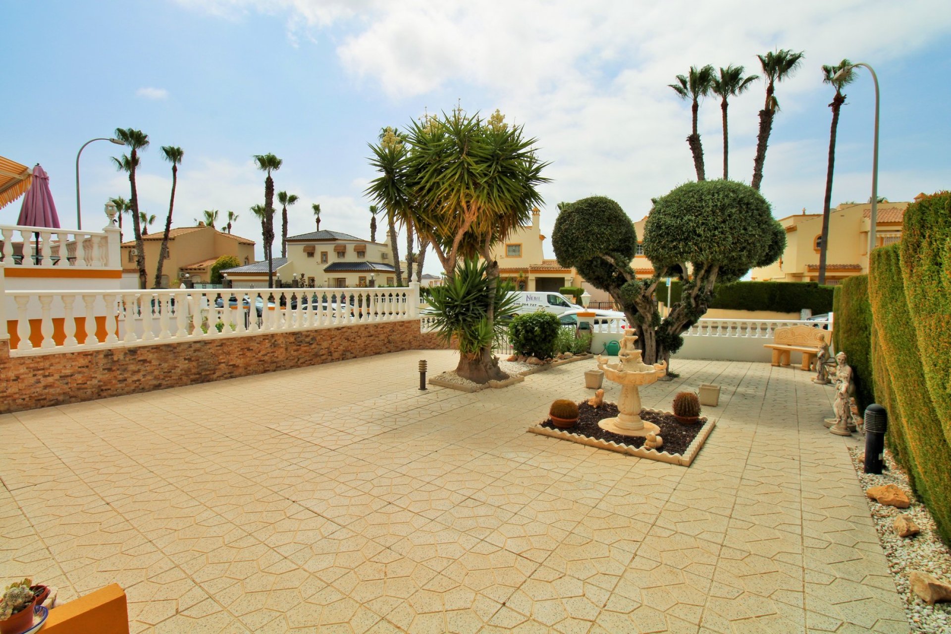 Resale - Villa -
Villamartín - Los Dolses