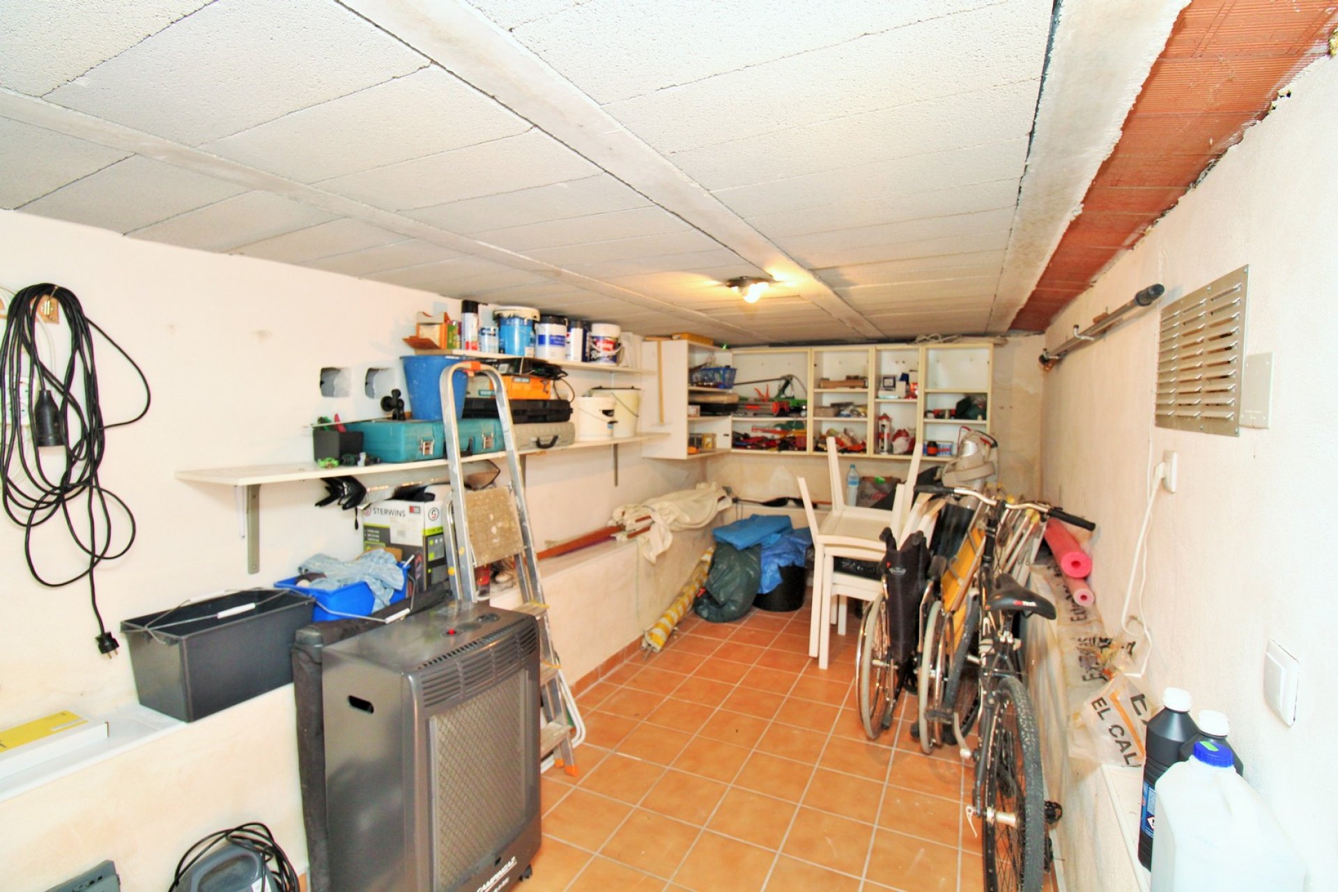Resale - Villa -
Villamartín - Los Dolses