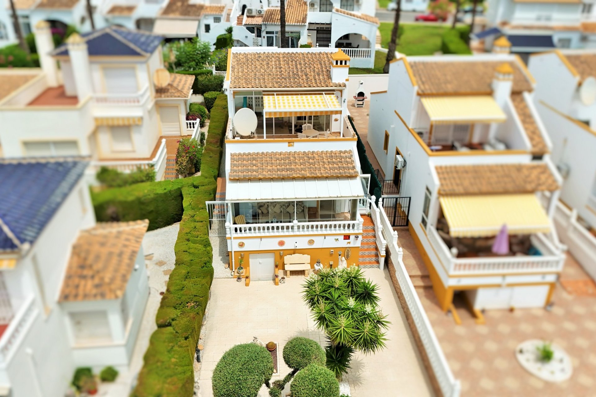 Resale - Villa -
Villamartín - Los Dolses