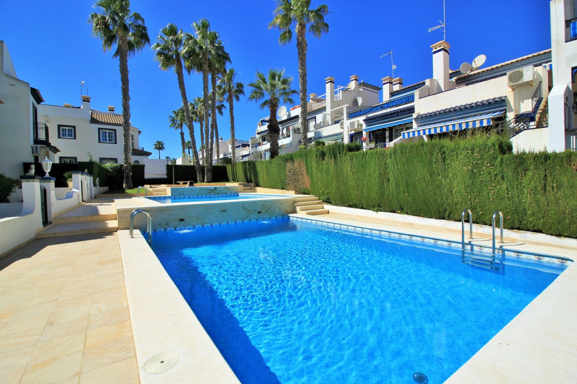 Resale - Villa -
Villamartín - Los Dolses