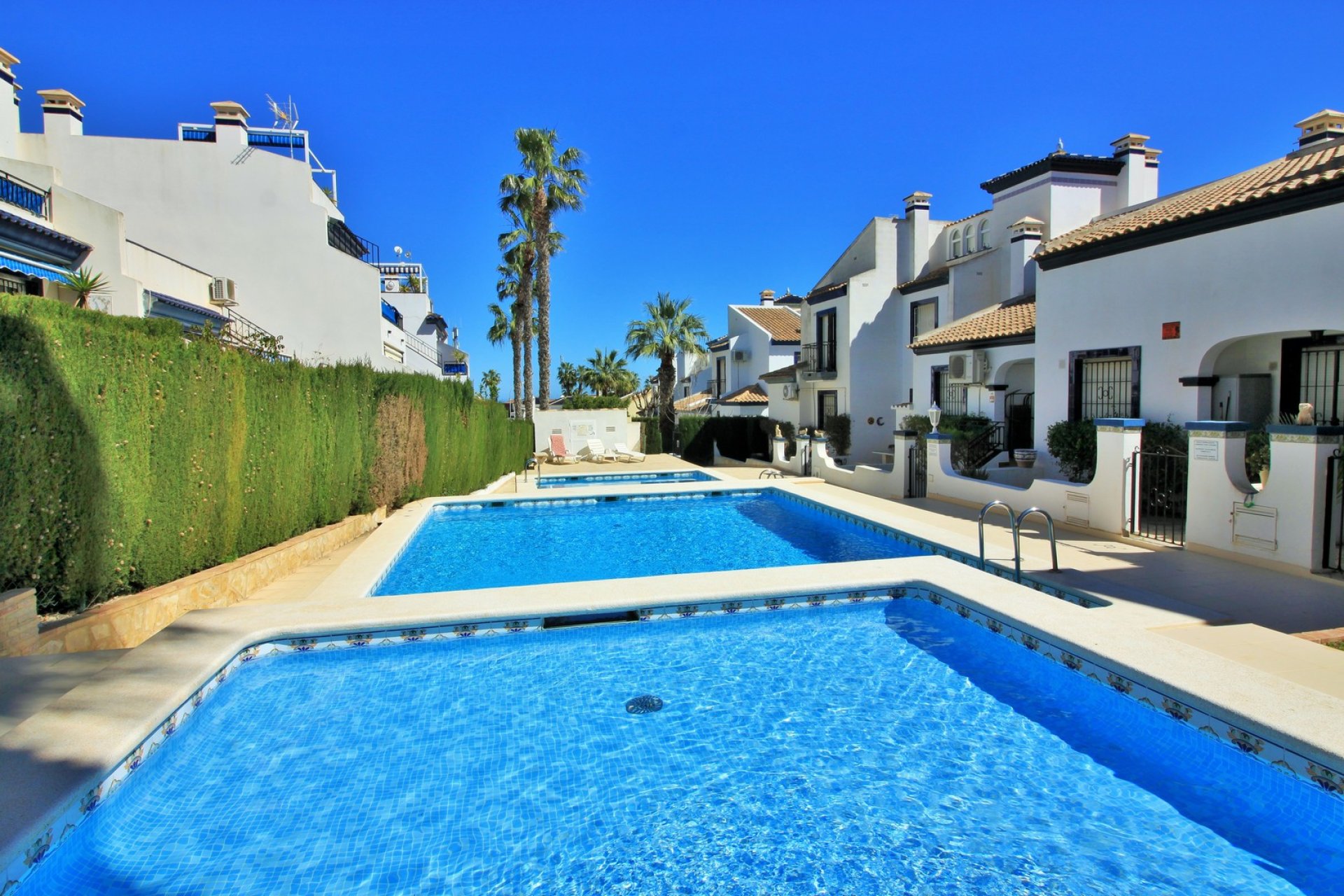 Resale - Villa -
Villamartín - Los Dolses