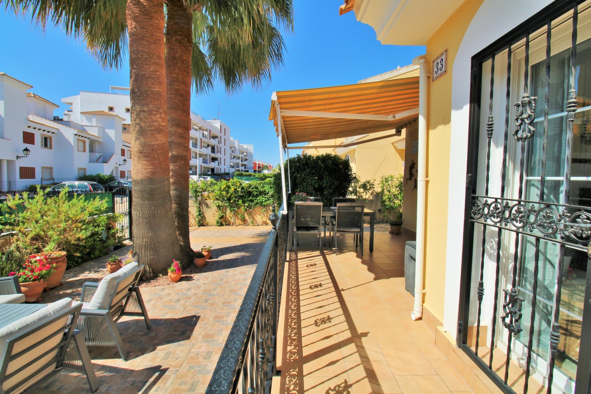 Resale - Villa -
Villamartín - Los Dolses