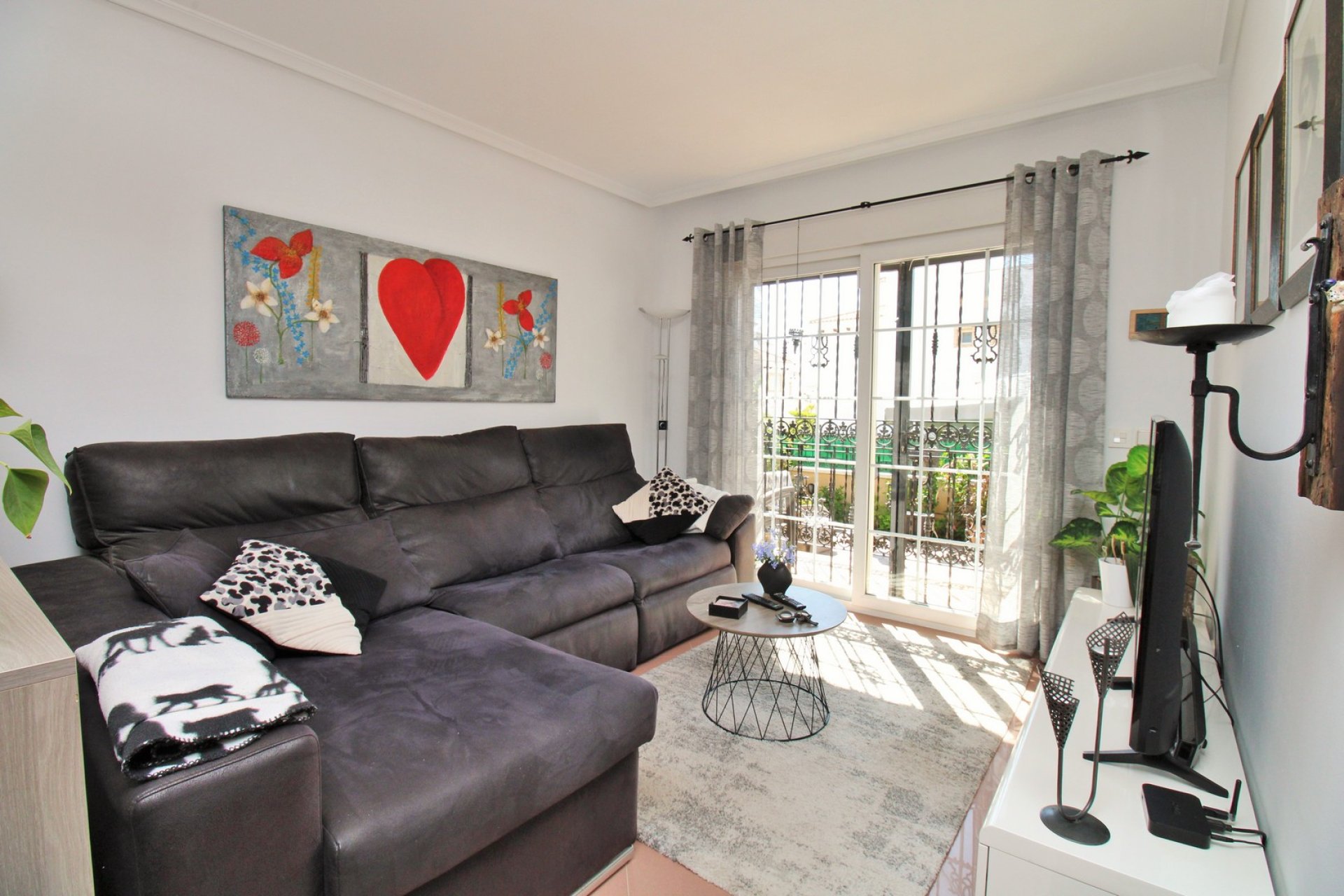 Resale - Villa -
Villamartín - Los Dolses