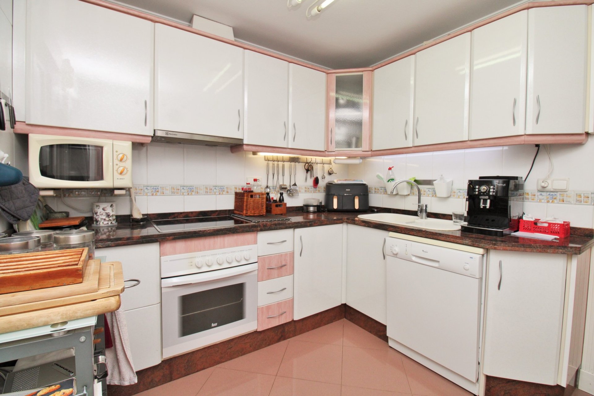 Resale - Villa -
Villamartín - Los Dolses