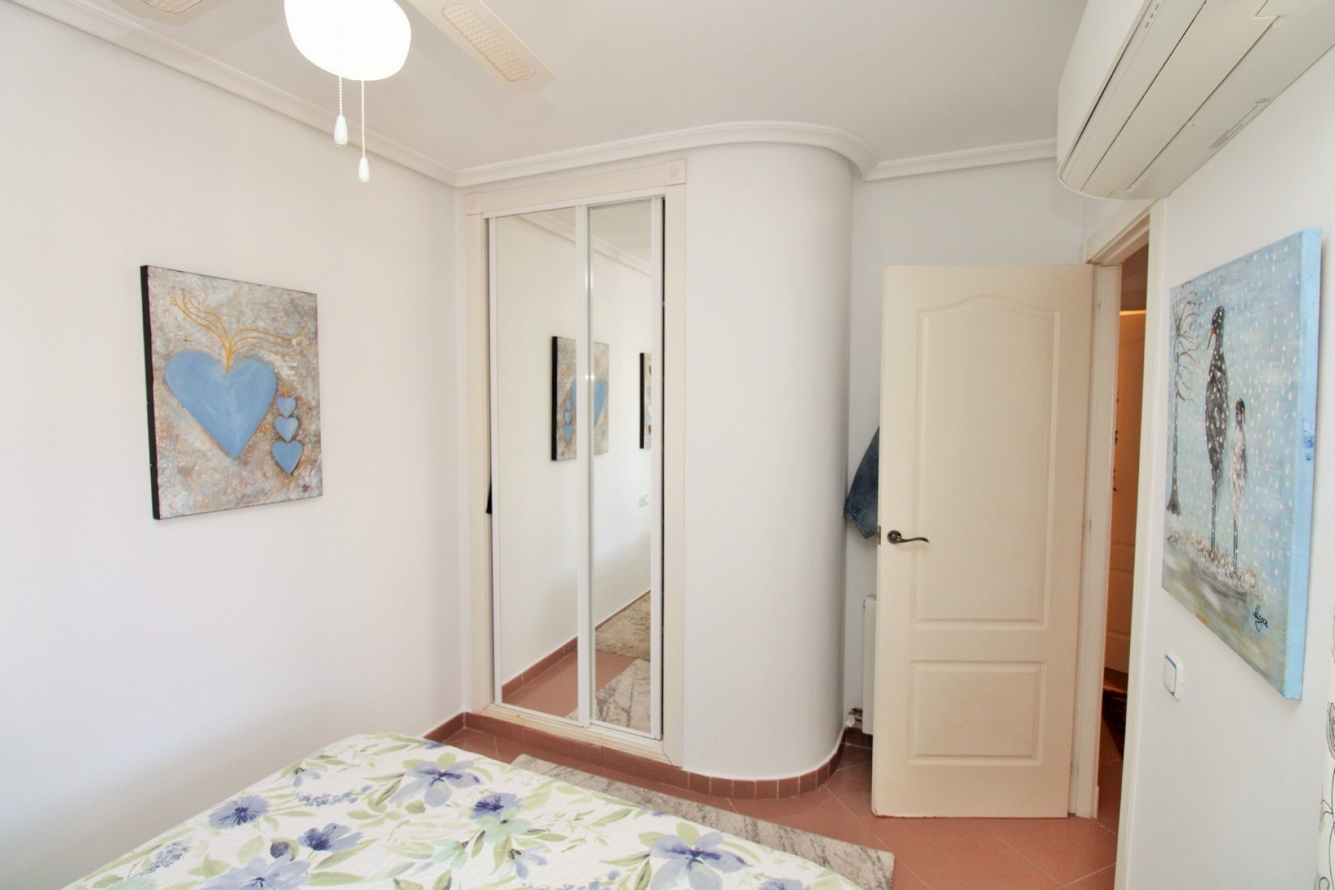 Resale - Villa -
Villamartín - Los Dolses