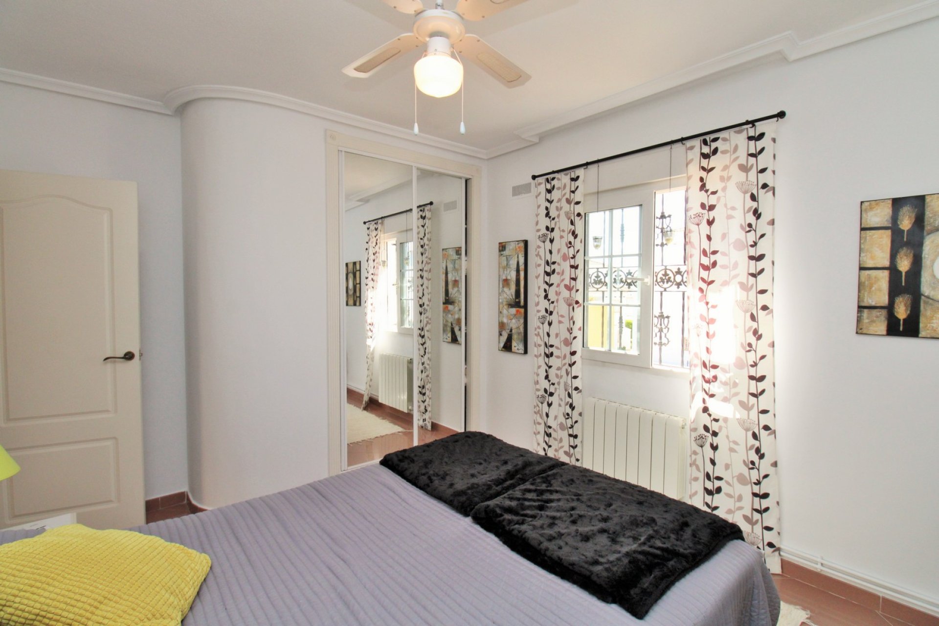 Resale - Villa -
Villamartín - Los Dolses